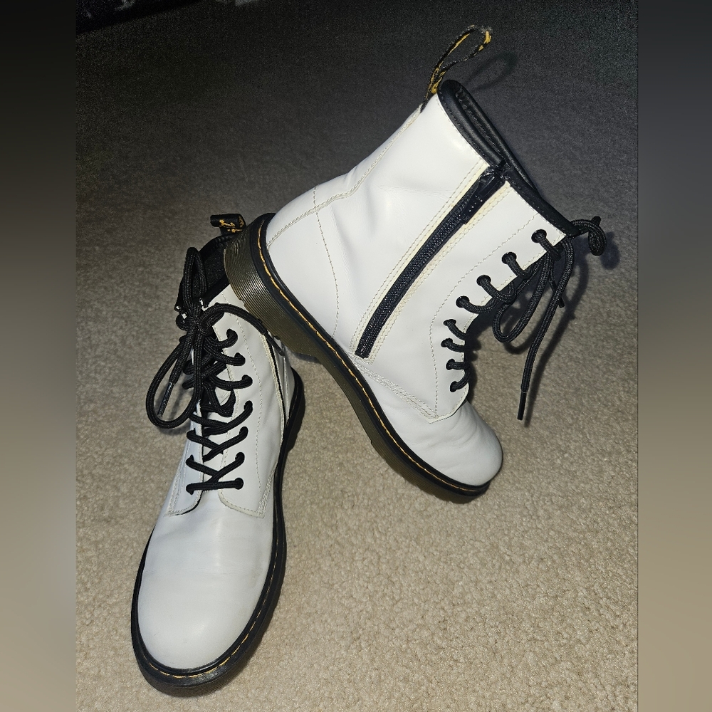 EUC Dr. Martens 1460 Y Bex Boot Side Zip White Leather UNISEX Womens 7 Mens 6